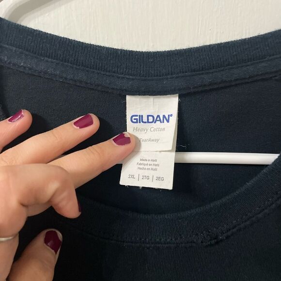 Gildan Black Poison Graphic T-Shirt - Picture 2 of 3